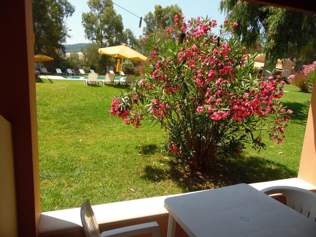Tellis Holiday Rooms Moraitika Room photo