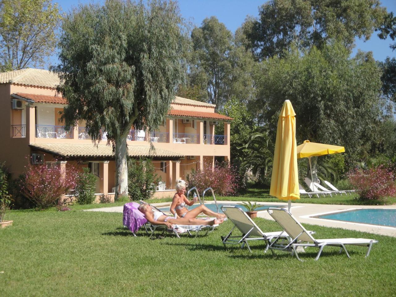 Tellis Holiday Rooms Moraitika Exterior photo